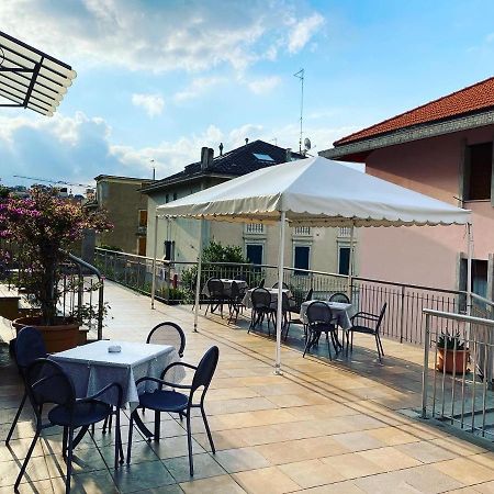 Hotel Ines Варацце Экстерьер фото