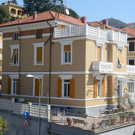 Hotel Ines Варацце Экстерьер фото