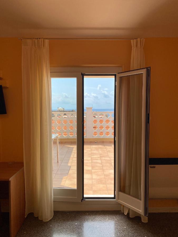 Hotel Ines Варацце Экстерьер фото